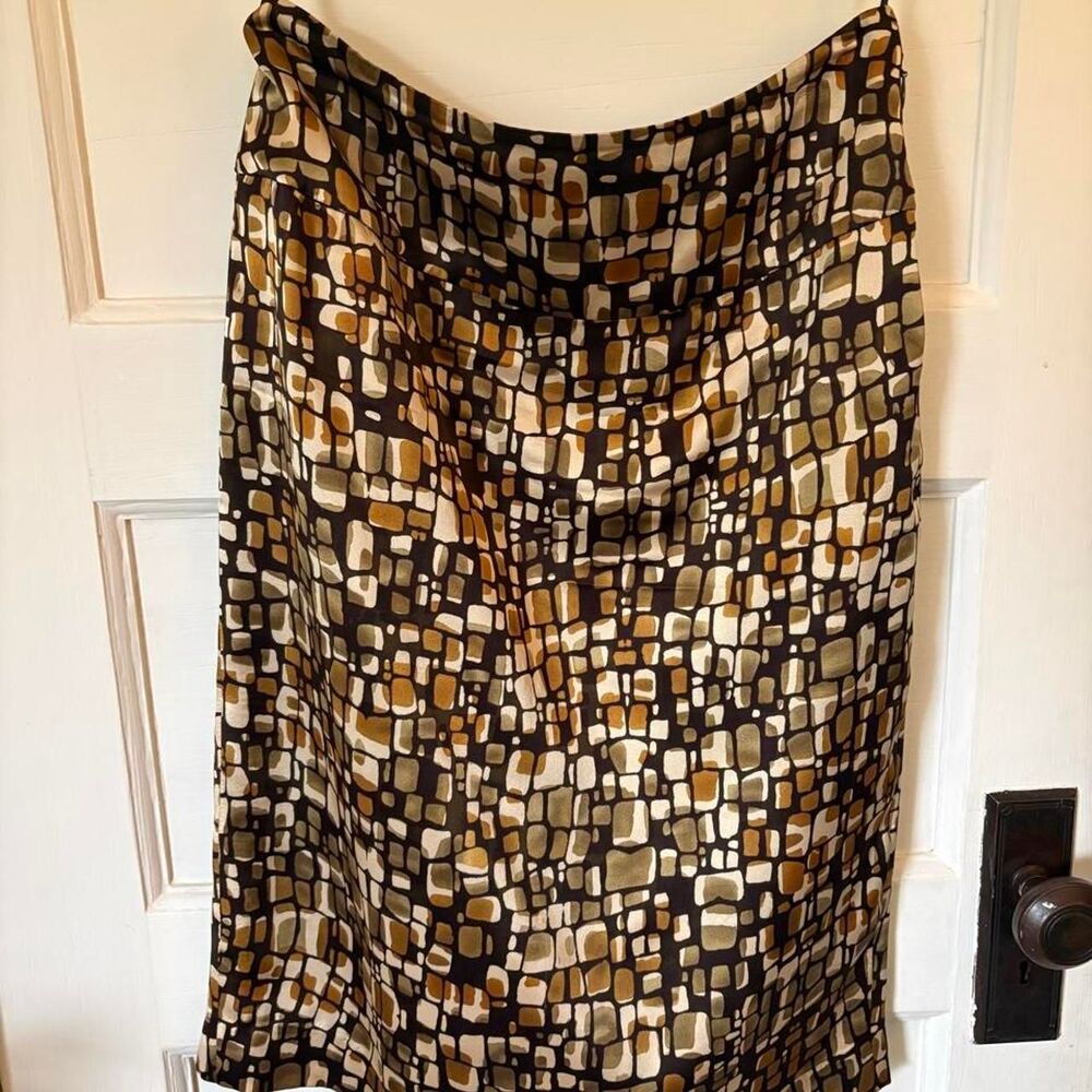 Jones New York Collection brown, gold and beige abstract geometric pattern relax